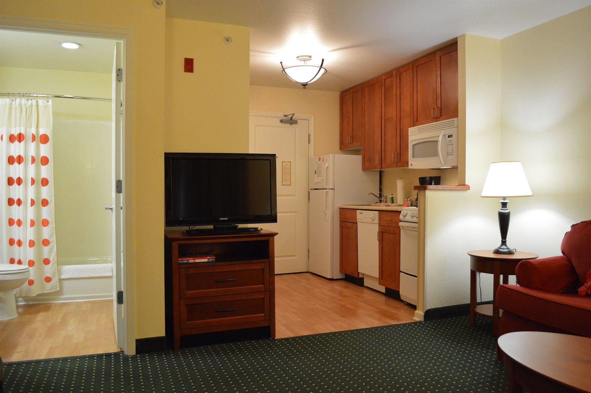 Towneplace Suites סטפורד מראה חיצוני תמונה