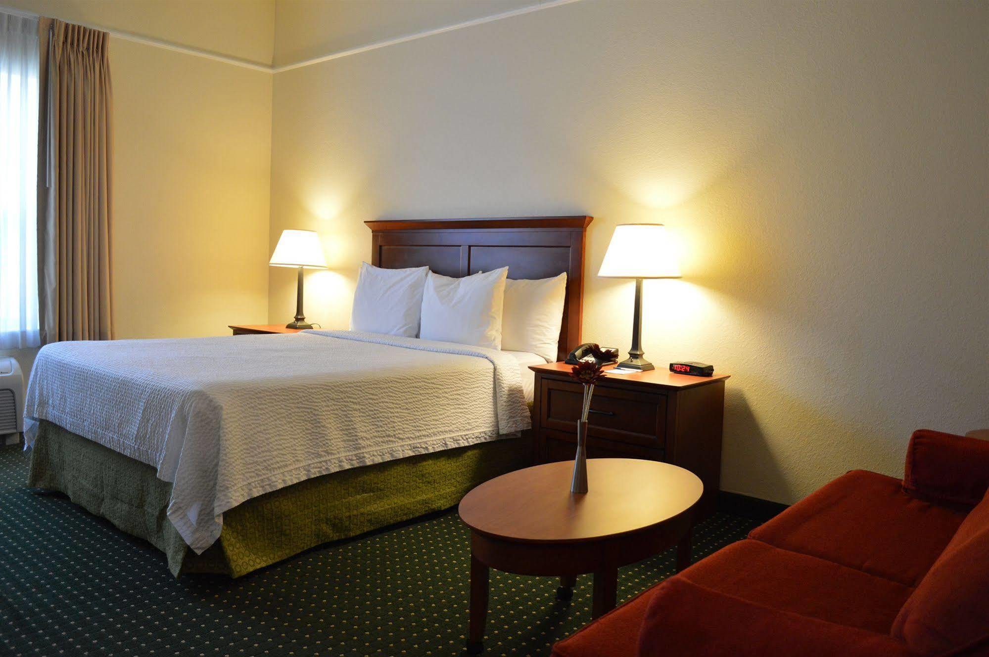 Towneplace Suites סטפורד מראה חיצוני תמונה